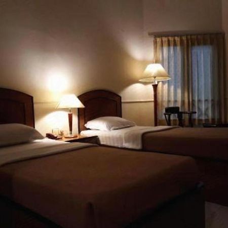 Alexander Hotel Tegal Exterior photo