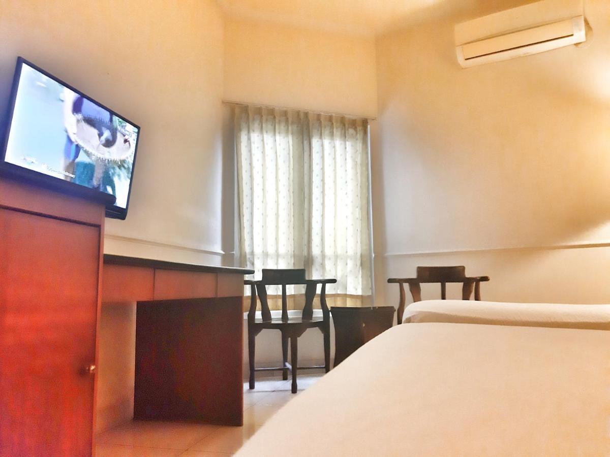Alexander Hotel Tegal Exterior photo