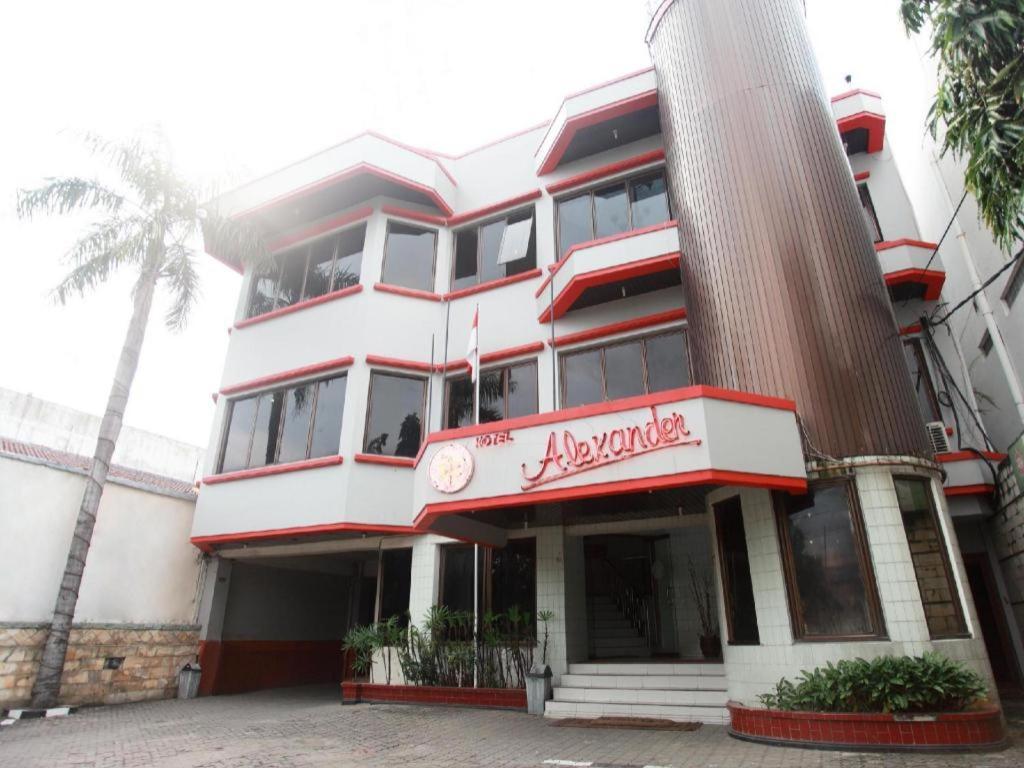 Alexander Hotel Tegal Exterior photo