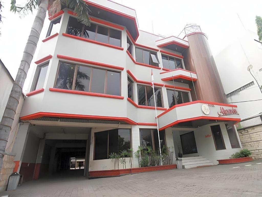 Alexander Hotel Tegal Exterior photo