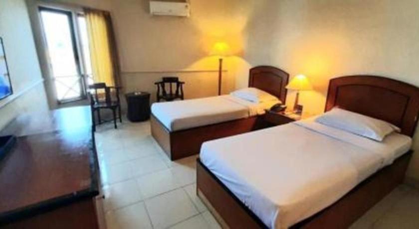 Alexander Hotel Tegal Exterior photo